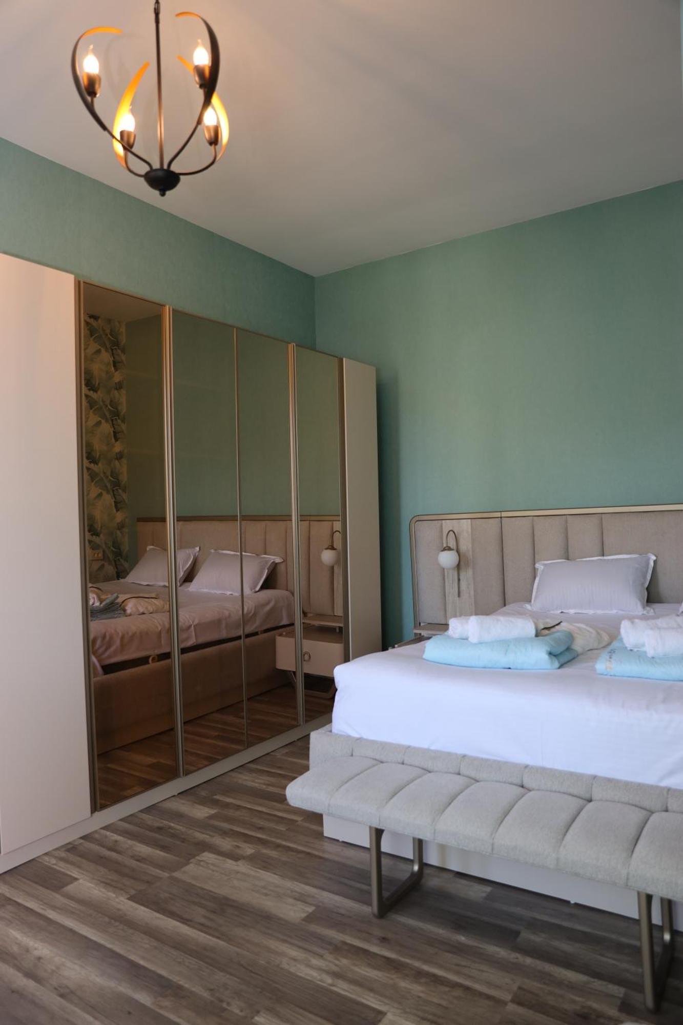 Feel House Otel T'erjola Dış mekan fotoğraf