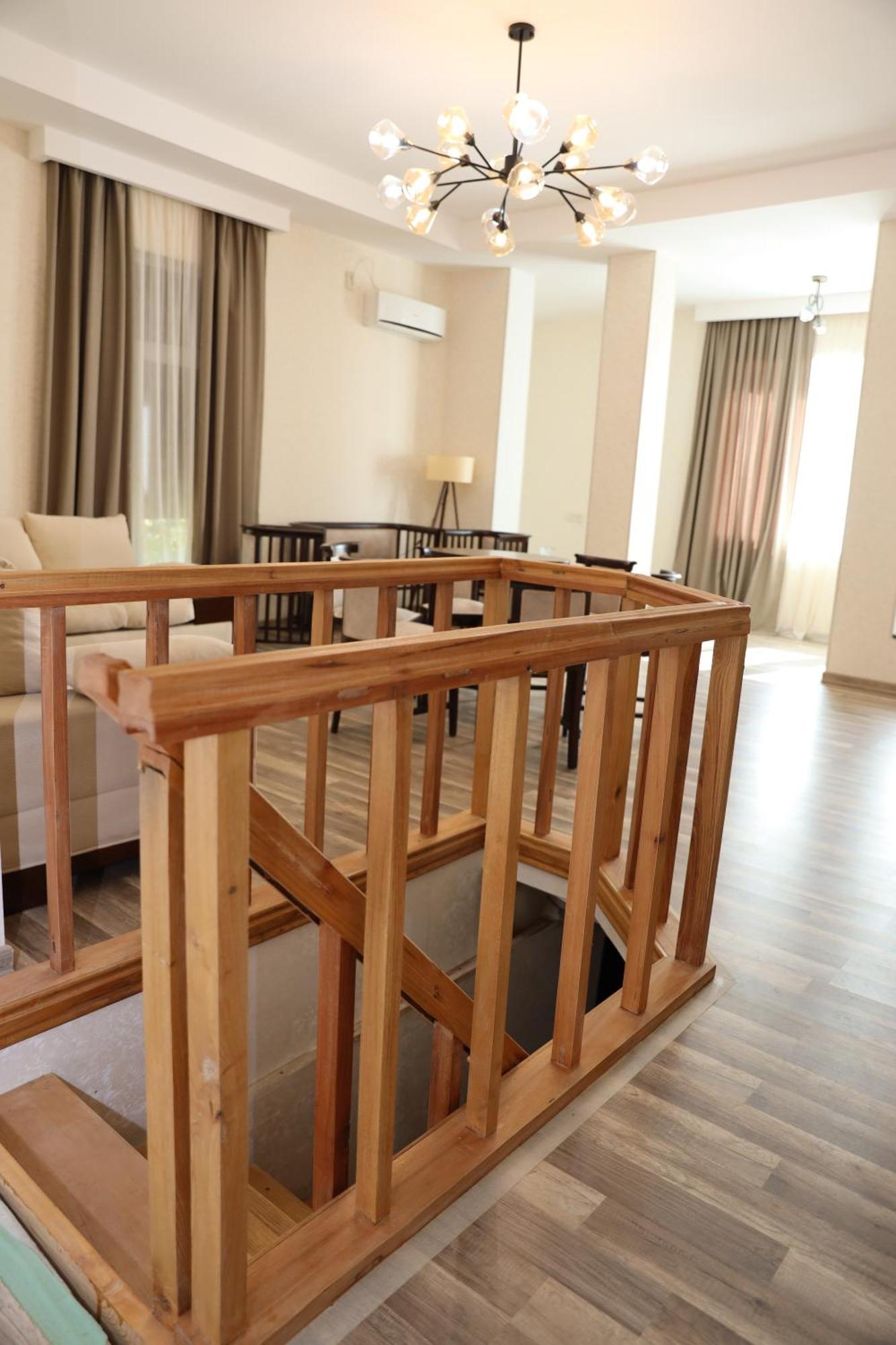 Feel House Otel T'erjola Dış mekan fotoğraf